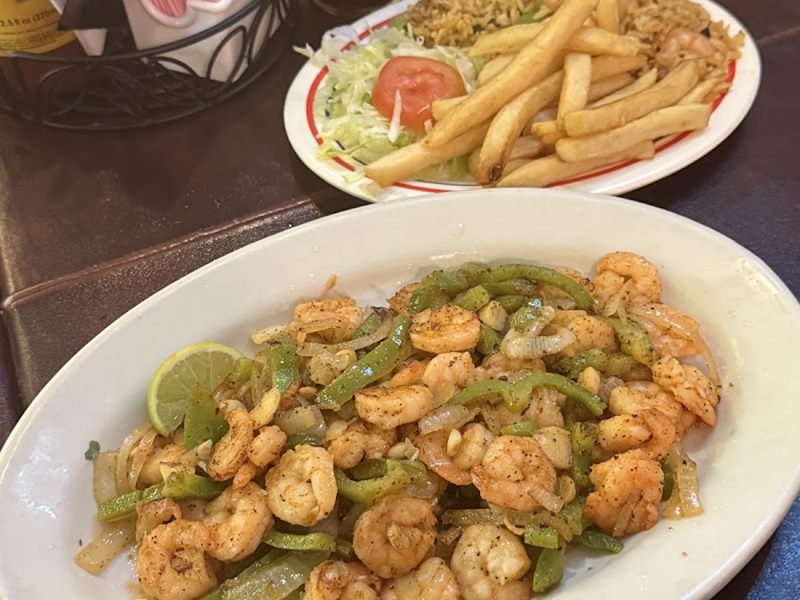 7 Mares Ensaladas Y Mariscos food
